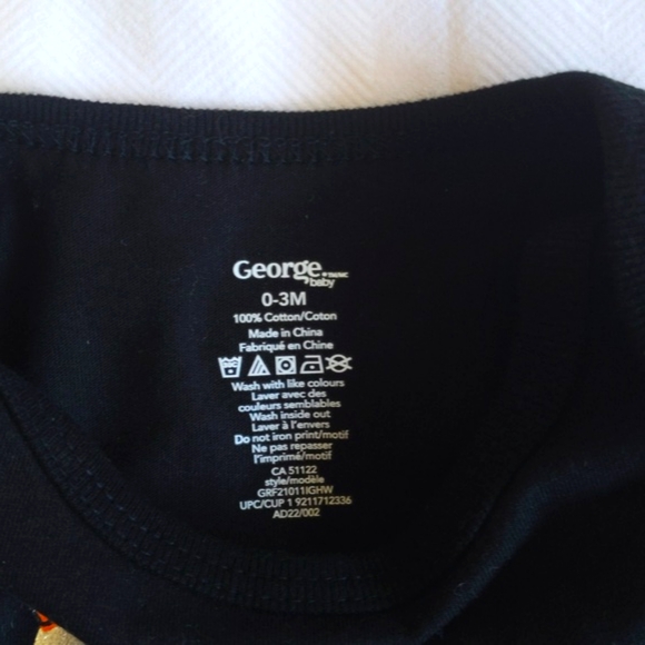 NEW george halloween graphic cotton long sleeve bodysuit diaper shirt 0-3 months - Picture 5 of 5